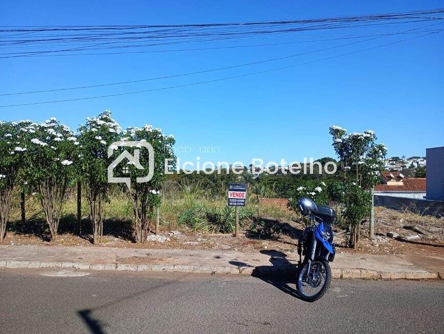 Terreno à venda no CIDADE JARDIM: 