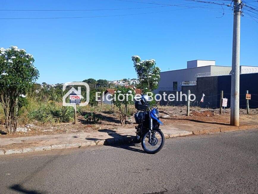 Terreno à venda no CIDADE JARDIM: 