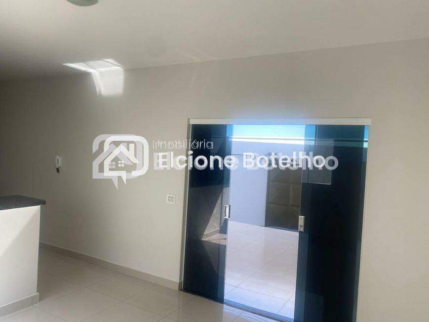 Casa à venda no OSVALDO REZENDE: 