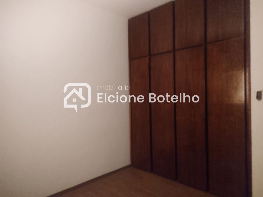 CASA COMERCIAL para aluguel no Centro: 