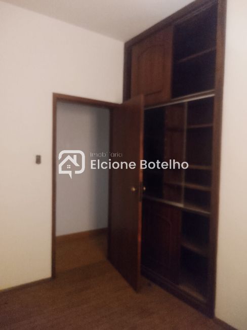 CASA COMERCIAL para aluguel no Centro: 