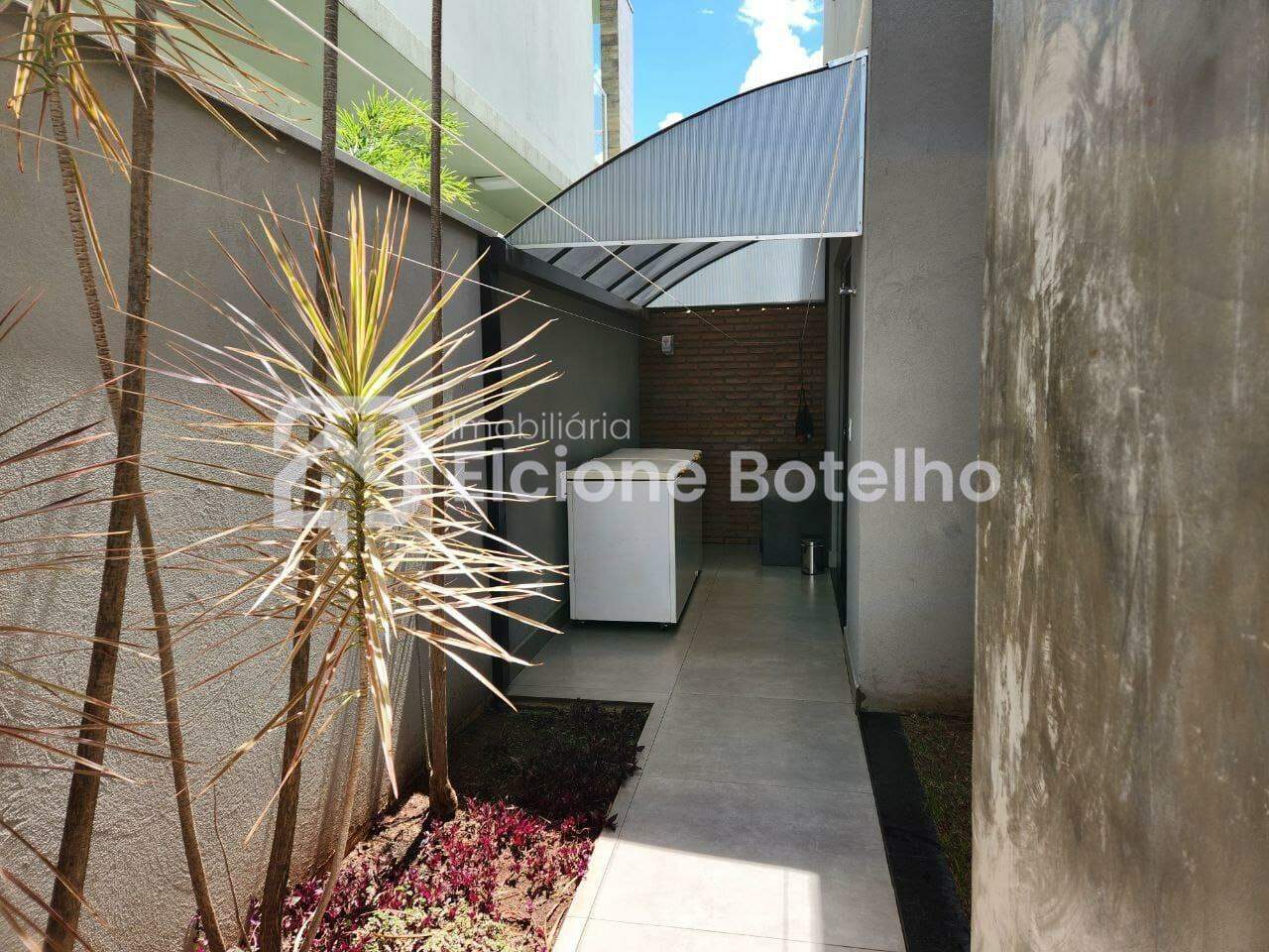 Casa de Condomínio à venda no LARANJEIRAS: 