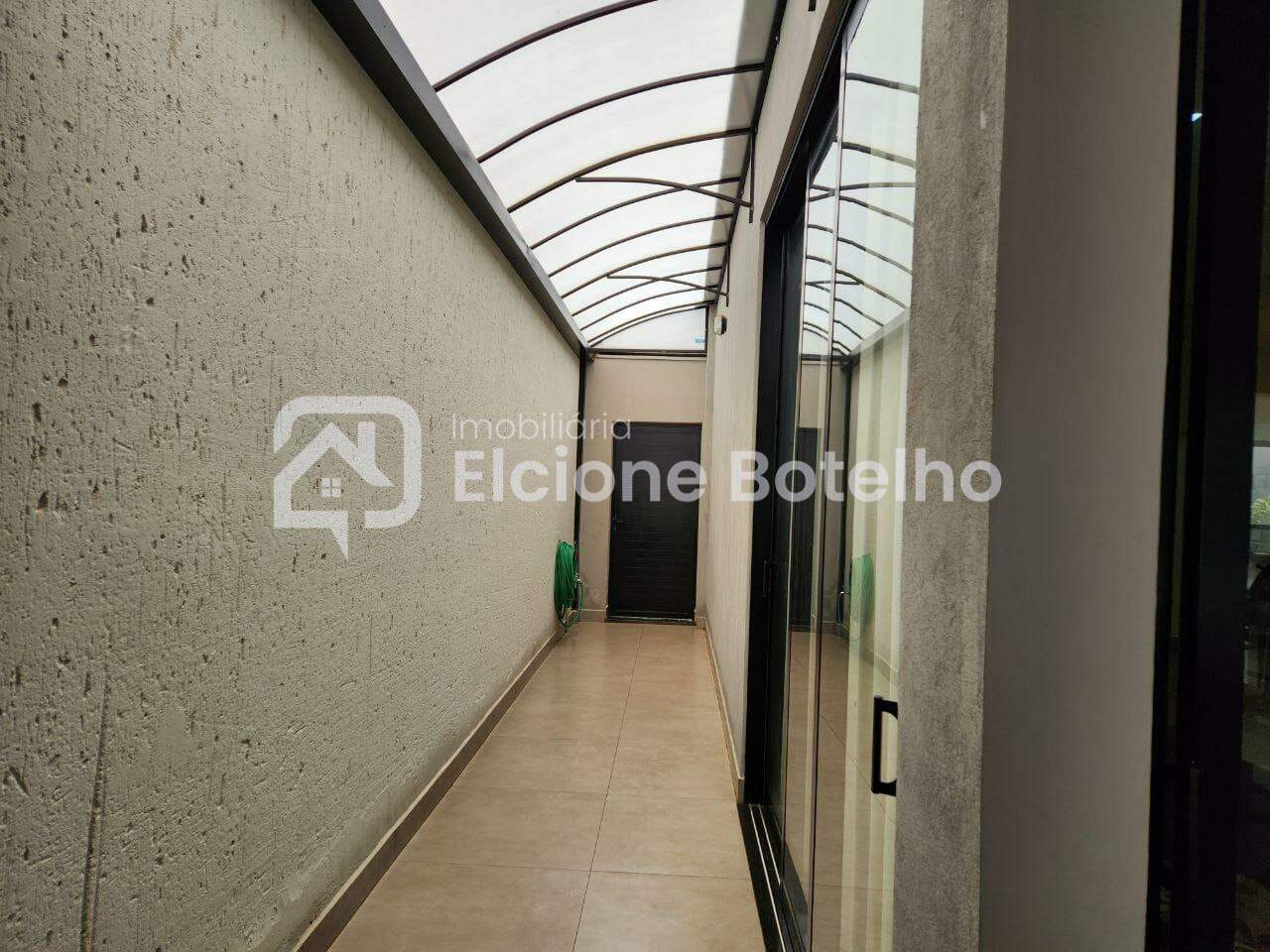 Casa de Condomínio à venda no LARANJEIRAS: 