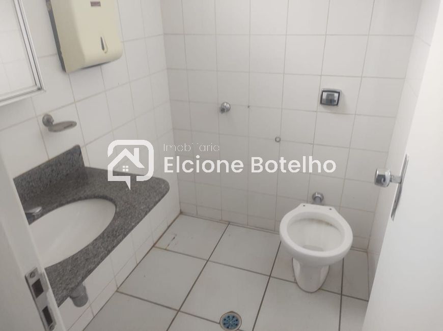 CASA COMERCIAL para aluguel no Centro: 