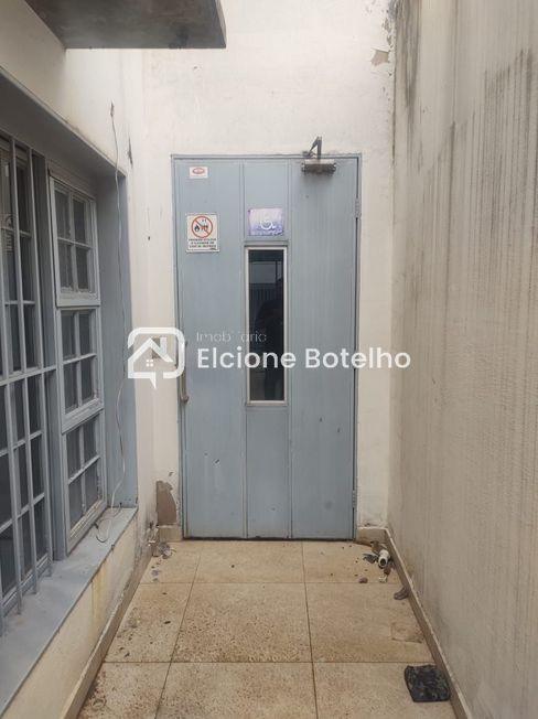 CASA COMERCIAL para aluguel no Centro: 