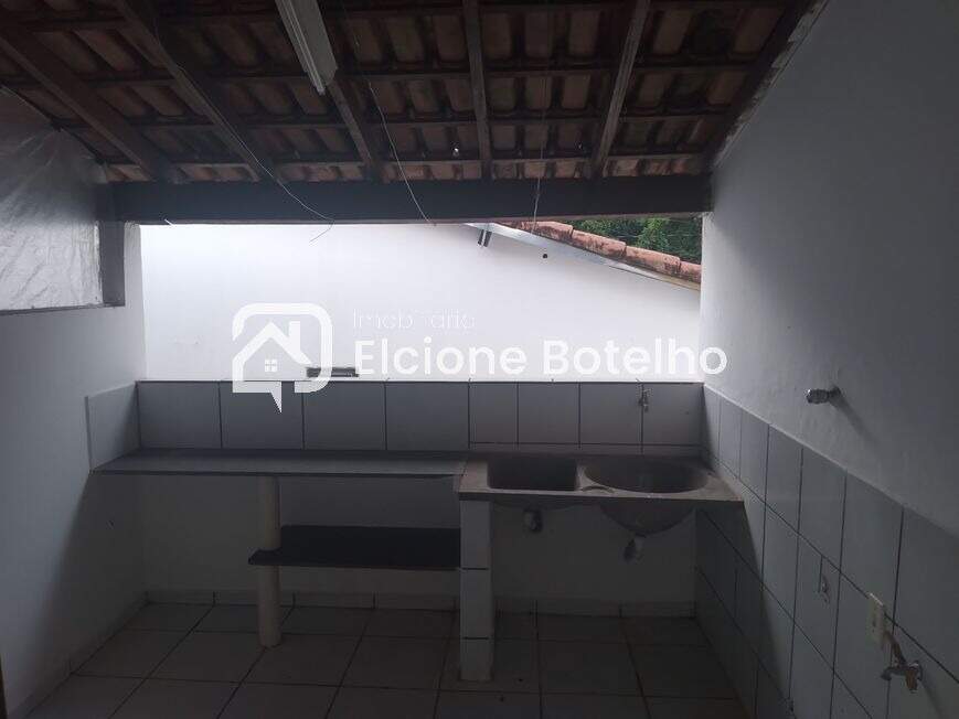 Casa à venda no SARAIVA: 