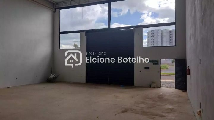 Galpão para aluguel no NOVO MUNDO: 