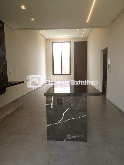 Casa à venda no NOVO MUNDO: 