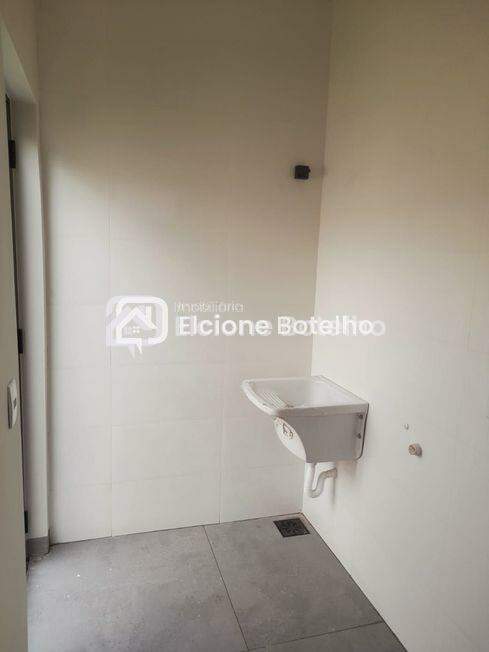 Casa à venda no NOVO MUNDO: 