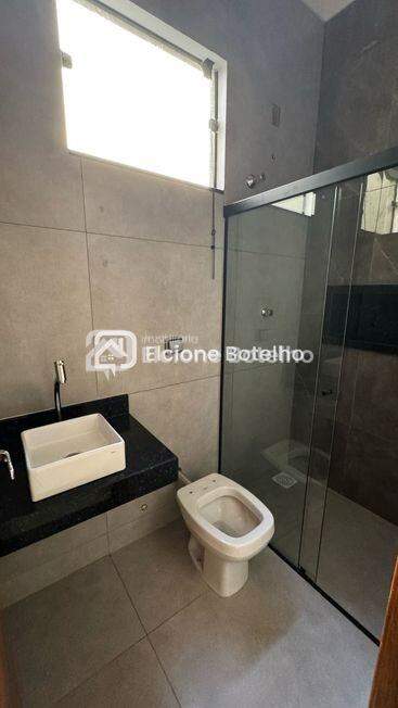 Casa à venda no JARDIM CANAA: 