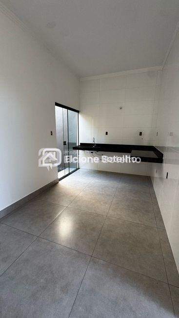 Casa à venda no JARDIM CANAA: 