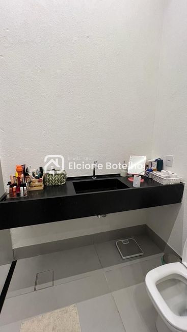 Casa para aluguel no NOVO MUNDO: 