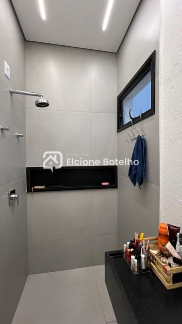 Casa para aluguel no NOVO MUNDO: 