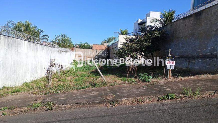 Terreno à venda no CIDADE JARDIM: 