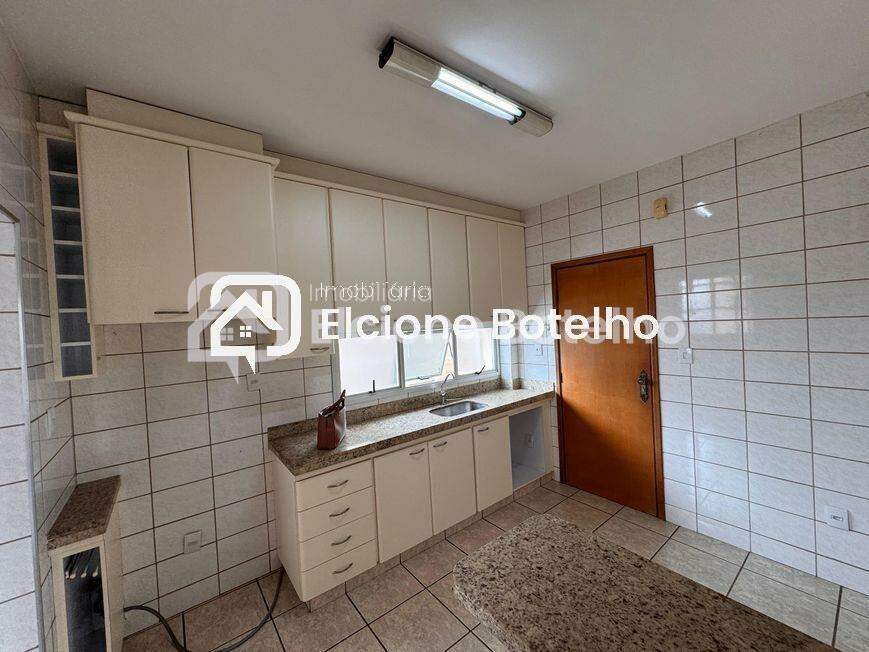 Apartamento à venda no SARAIVA: 