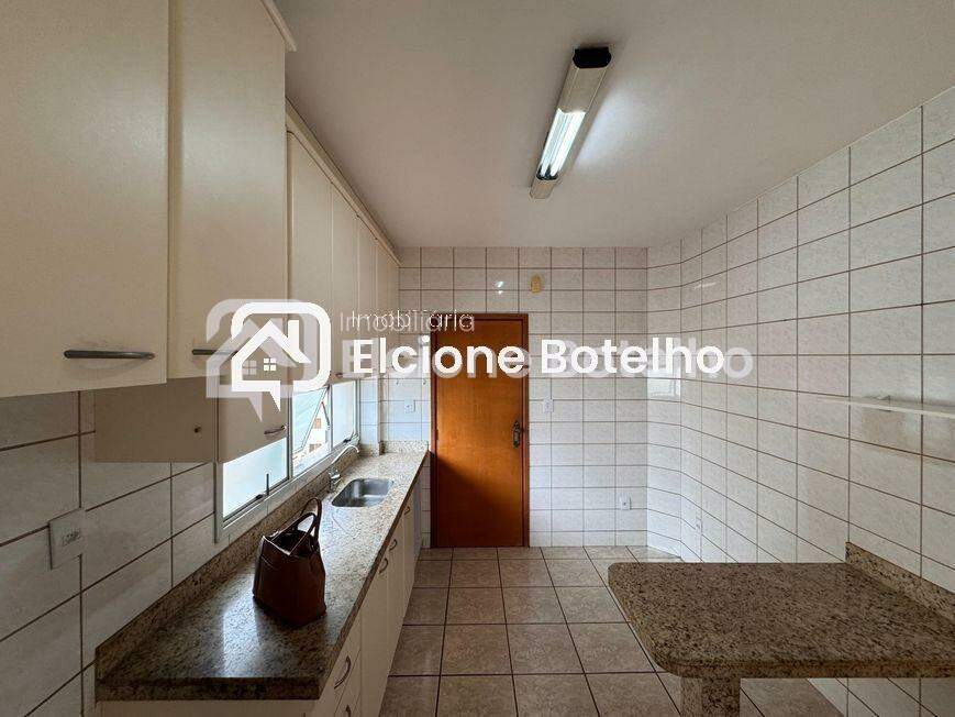 Apartamento à venda no SARAIVA: 