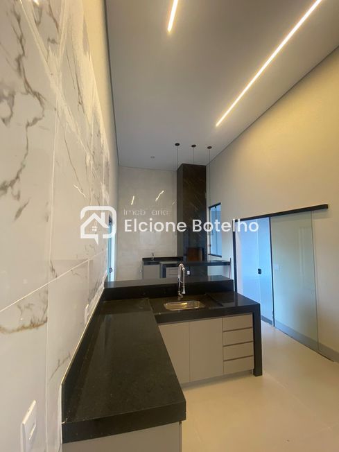 Casa para aluguel no NOVO MUNDO: 