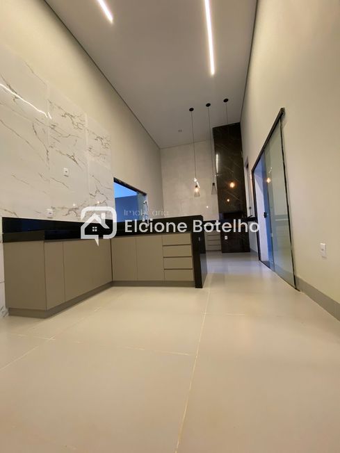 Casa para aluguel no NOVO MUNDO: 