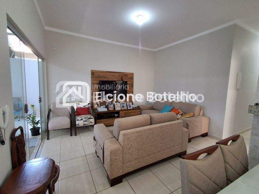 Casa à venda no JARDIM DAS PALMEIRAS: 