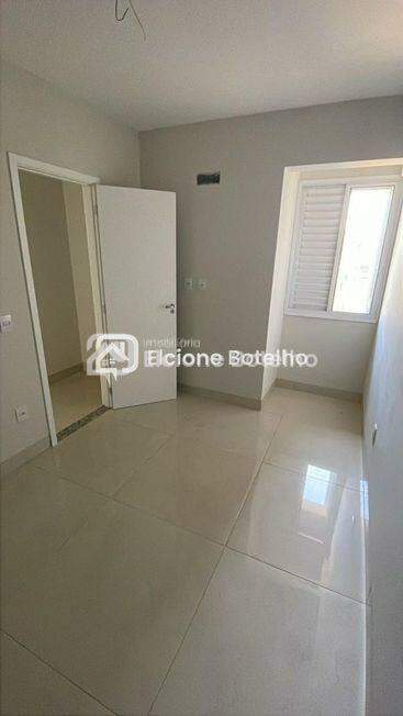 Apartamento à venda no UMUARAMA: 