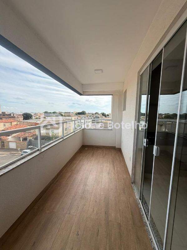 Apartamento à venda no UMUARAMA: 