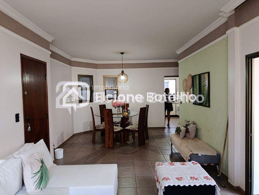 Apartamento à venda no SARAIVA: 