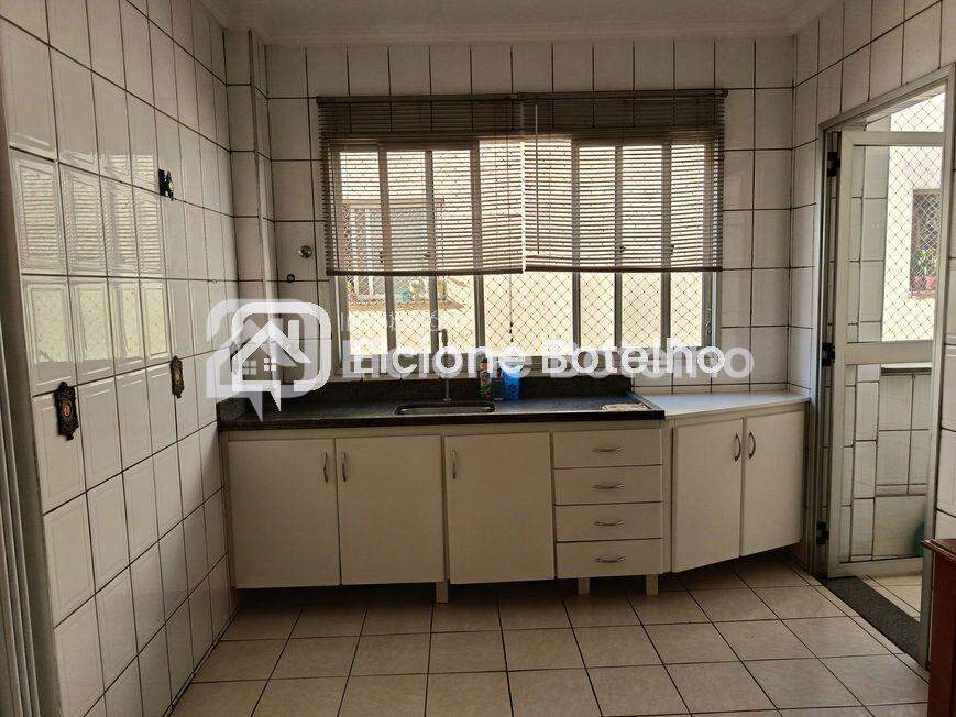 Apartamento à venda no SARAIVA: 