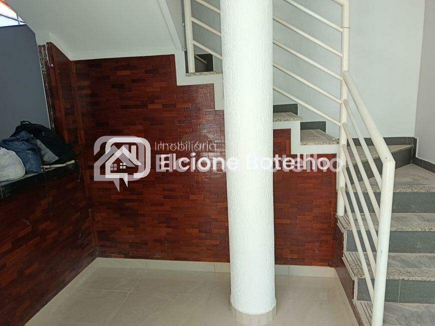Casa à venda no SEGISMUNDO PEREIRA: 