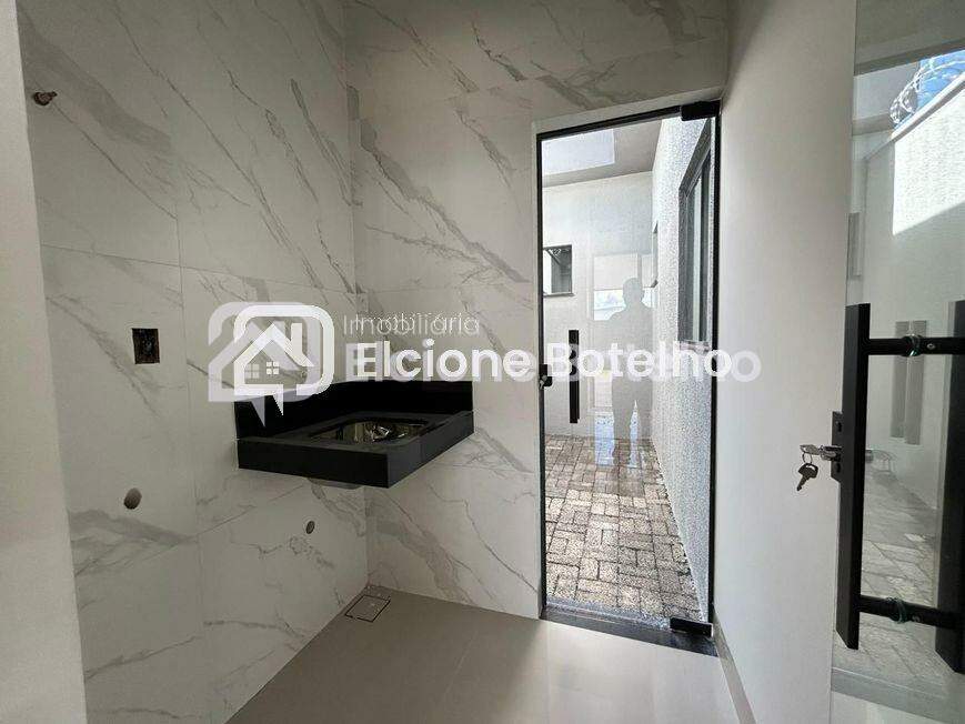 Casa à venda no NOVO MUNDO: 