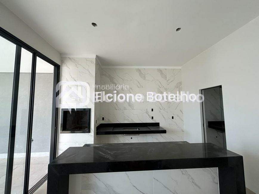 Casa à venda no NOVO MUNDO: 