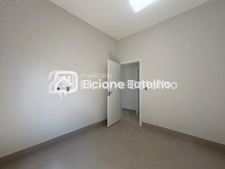 Casa à venda no NOVO MUNDO: 