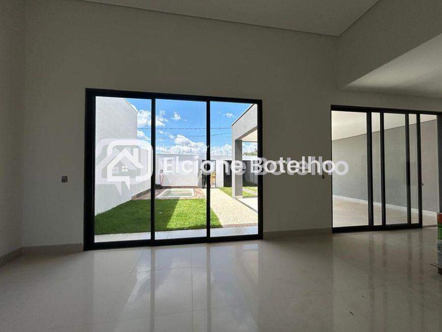 Casa à venda no NOVO MUNDO: 