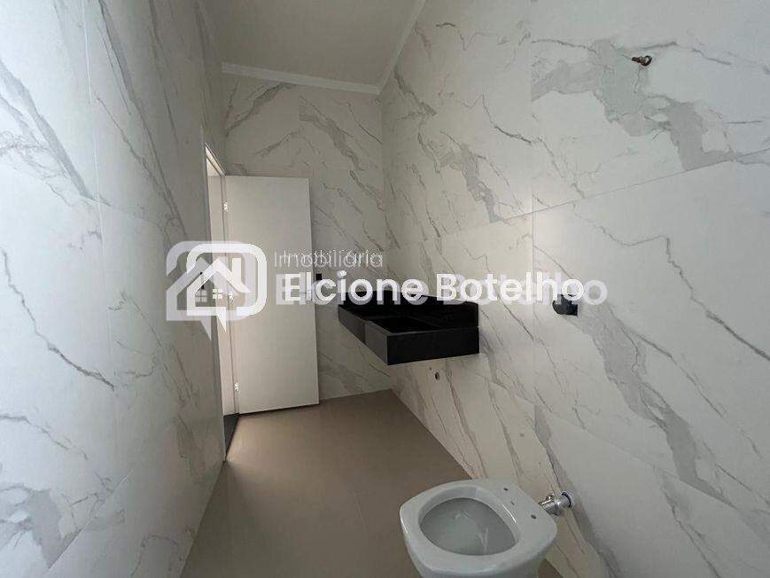 Casa à venda no NOVO MUNDO: 