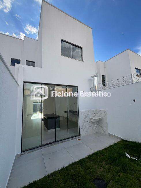 Casa à venda no NOVO MUNDO: 