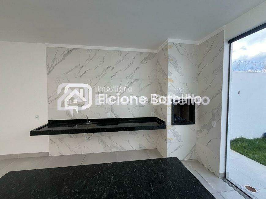 Casa à venda no NOVO MUNDO: 