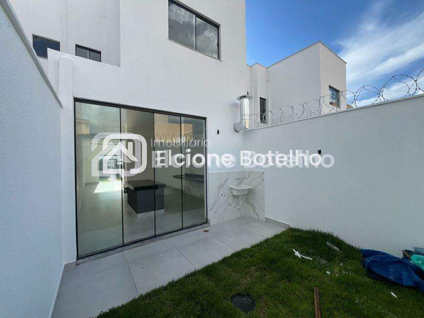Casa à venda no NOVO MUNDO: 