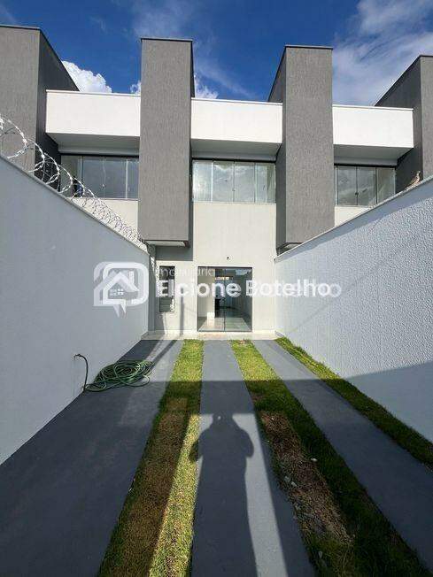 Casa à venda no NOVO MUNDO: 