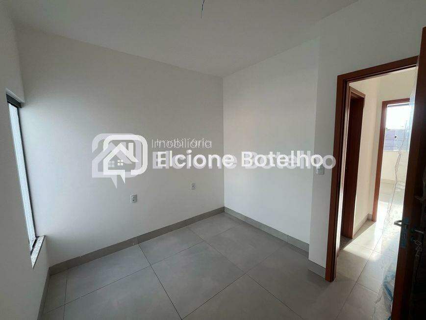 Casa à venda no NOVO MUNDO: 