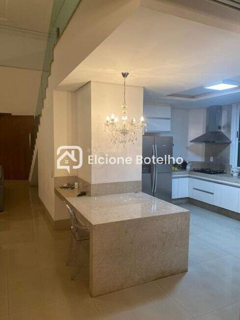 Casa à venda no JARDIM KARAIBA: 