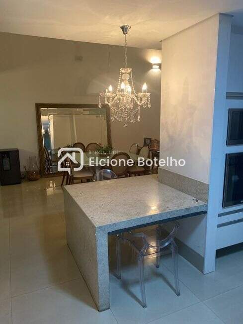 Casa à venda no JARDIM KARAIBA: 