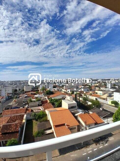 Apartamento à venda no SANTA MONICA: 