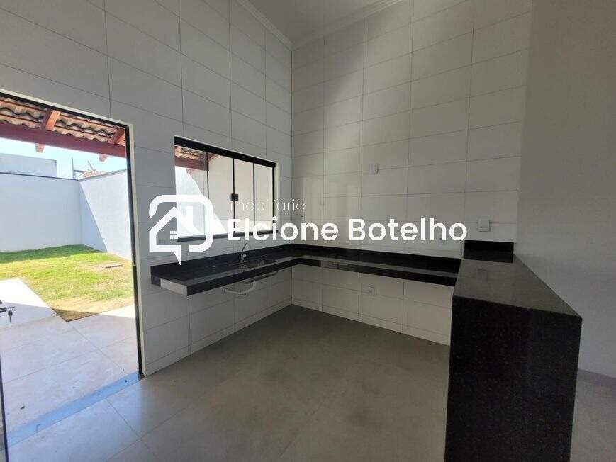 Casa à venda no JARDIM HOLANDA: 