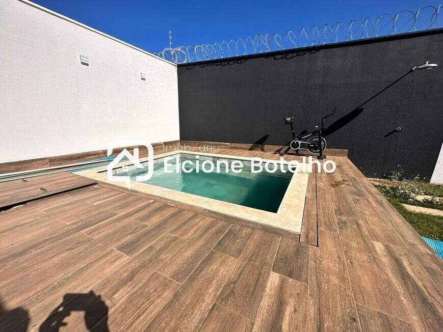 Casa à venda no SEGISMUNDO PEREIRA: 