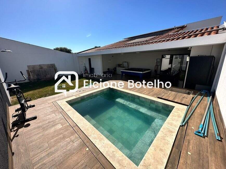 Casa à venda no SEGISMUNDO PEREIRA: 