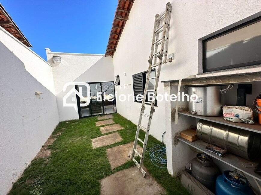 Casa à venda no SEGISMUNDO PEREIRA: 