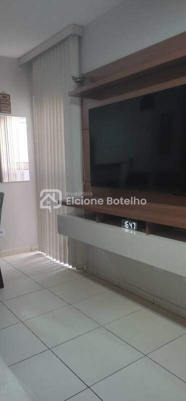 Apartamento à venda no CHACARAS TUBALINA E QUARTEL: 