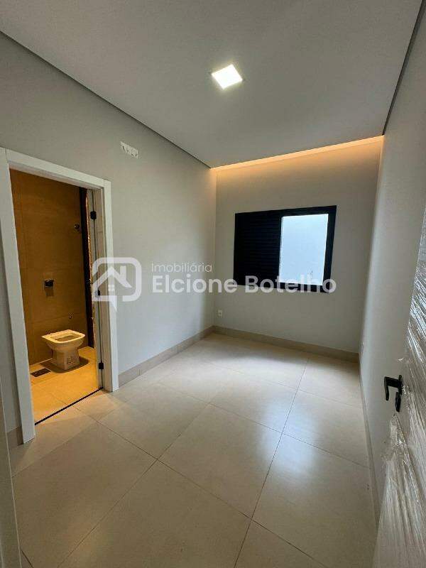 Casa à venda no DONA ZULMIRA: 