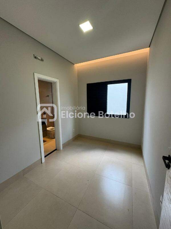 Casa à venda no DONA ZULMIRA: 