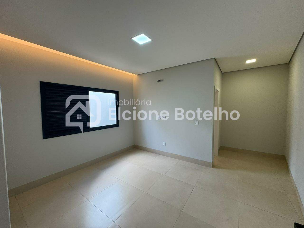 Casa à venda no DONA ZULMIRA: 