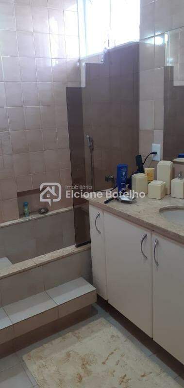 Casa à venda no OSVALDO REZENDE: 